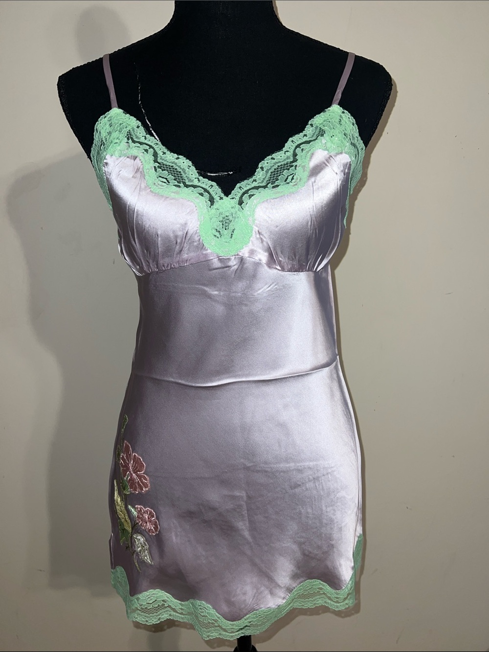 Gold Hawk 100% Silk Lace Trim Embroidered Tank